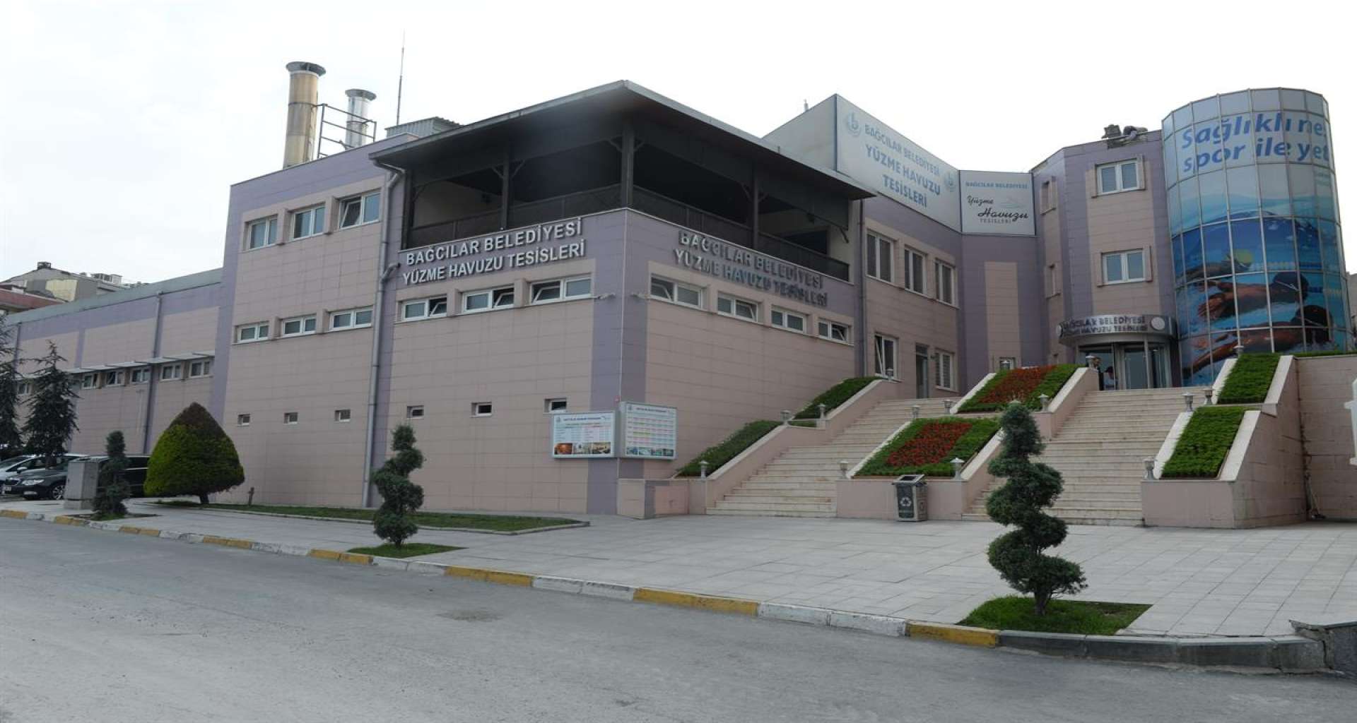 Bağcılar Belediyesi Barbaros Yüzme Havuzu