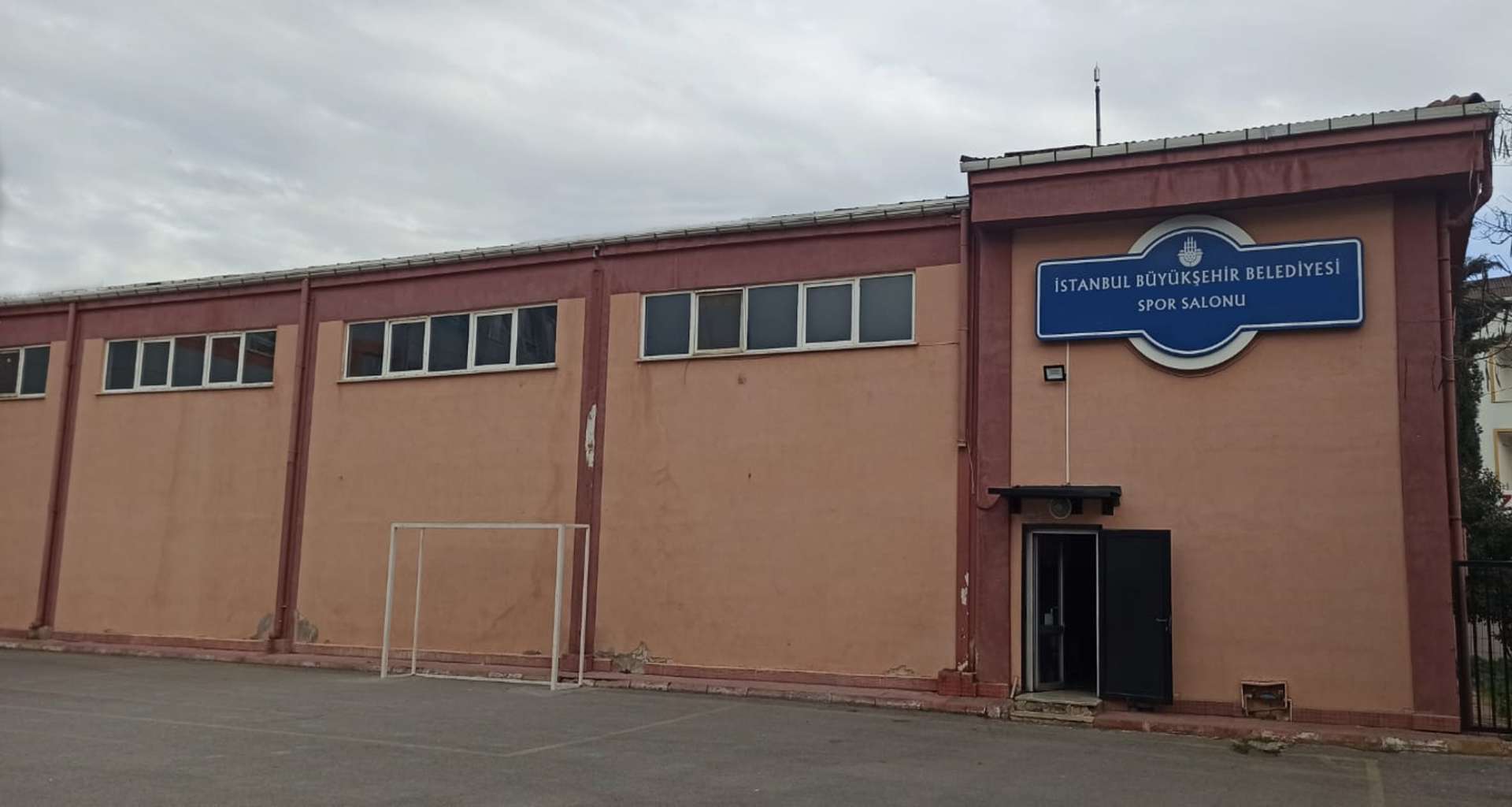 Vakıflar Ortaokulu Spor Salonu