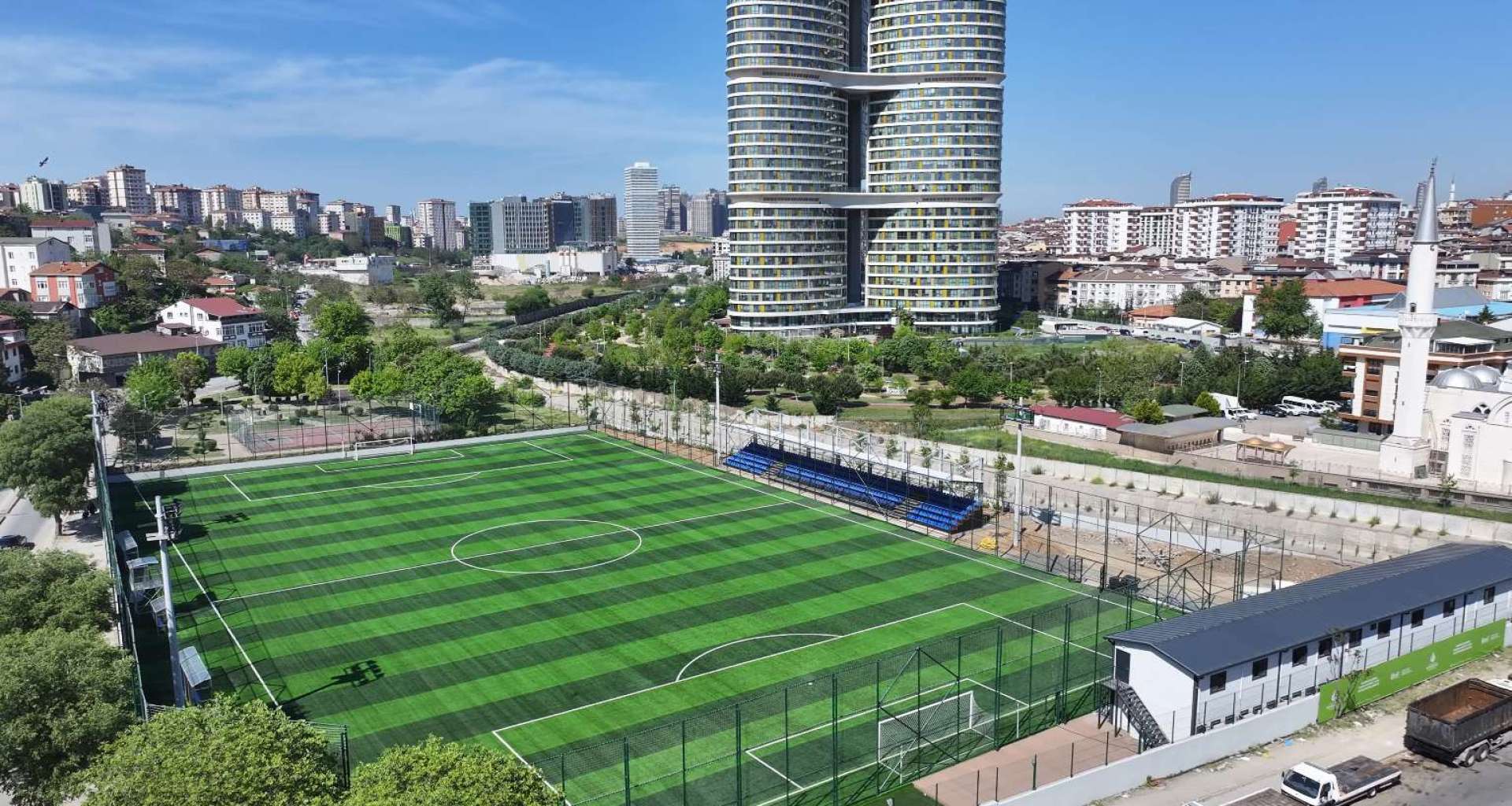 İBB Yeni Sahra Futbol Stadı